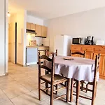 Apartmán Avec Terrasse Et Parking A - Fr-1-309-277 *